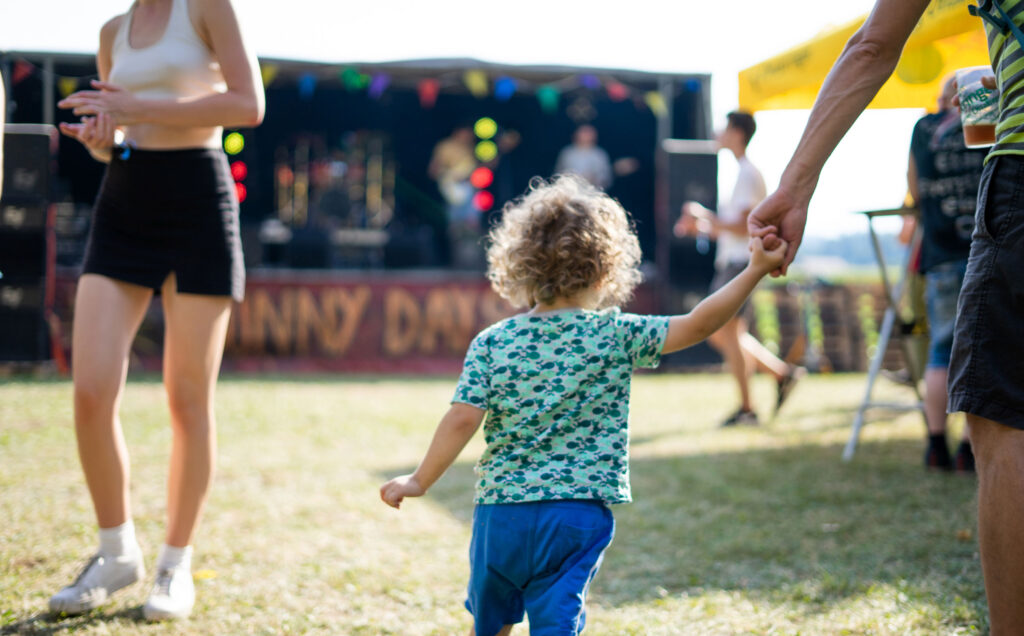 Sunny Days Festival © Hannah Dornan