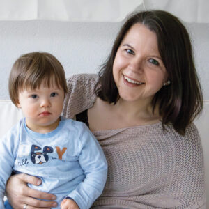 Birgit Hofmann Neuhold mit Ihrem Sohn mit Downsyndrom Benjamin